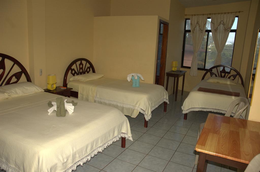 Hostal La Isla Del Descanso Puerto Villamil Buitenkant foto