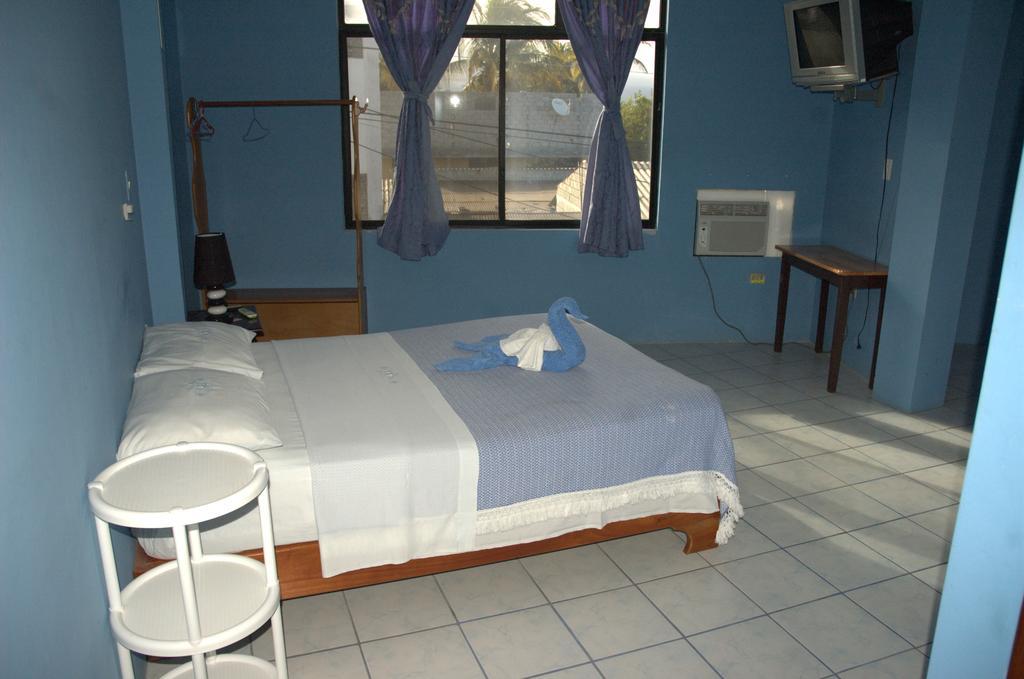 Hostal La Isla Del Descanso Puerto Villamil Buitenkant foto
