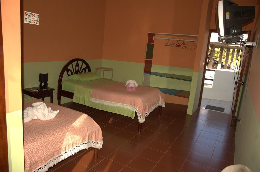 Hostal La Isla Del Descanso Puerto Villamil Buitenkant foto