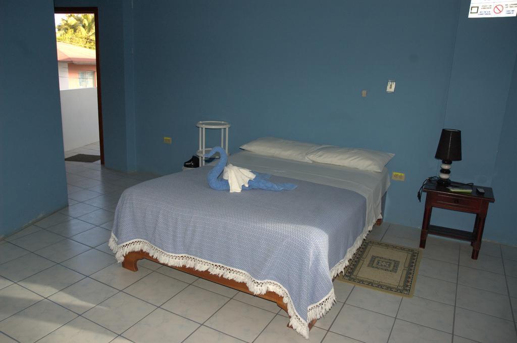 Hostal La Isla Del Descanso Puerto Villamil Buitenkant foto
