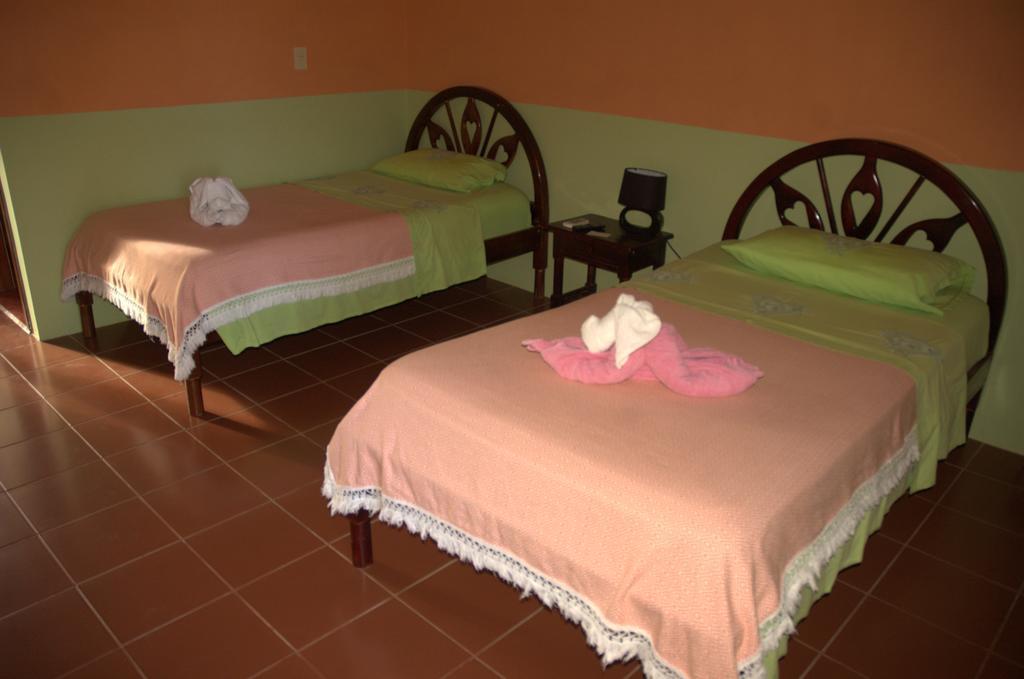 Hostal La Isla Del Descanso Puerto Villamil Buitenkant foto