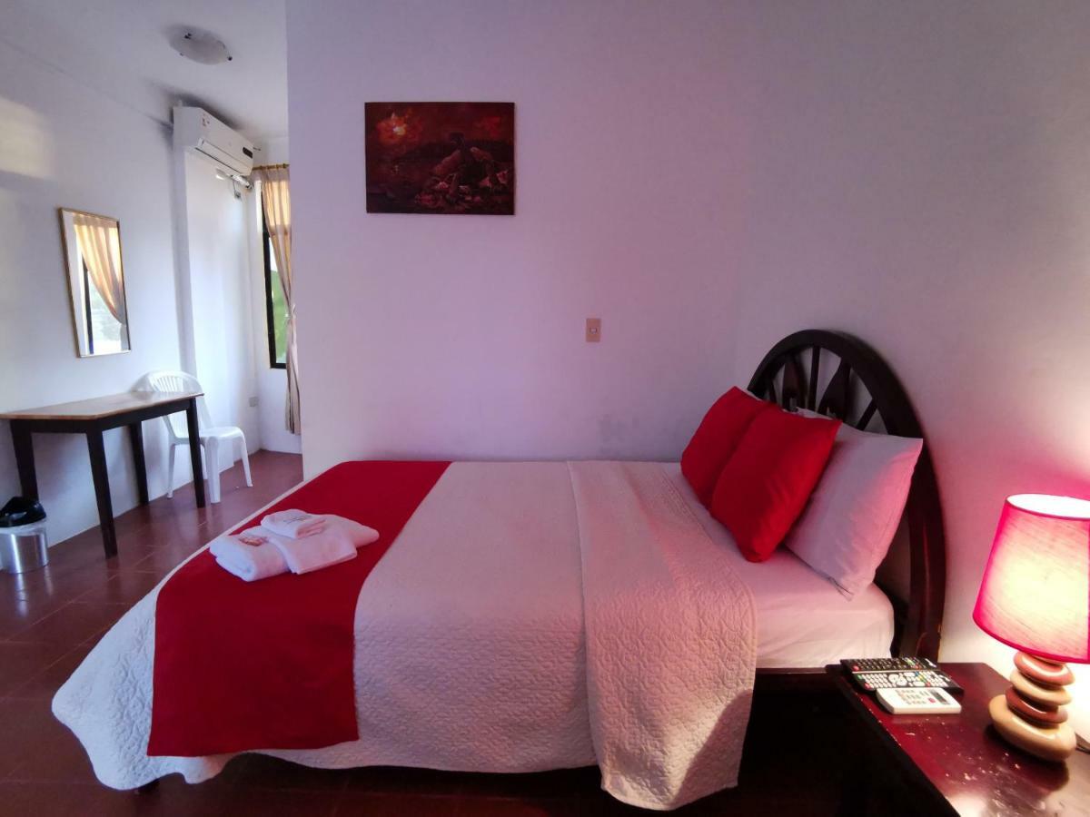 Hostal La Isla Del Descanso Puerto Villamil Buitenkant foto