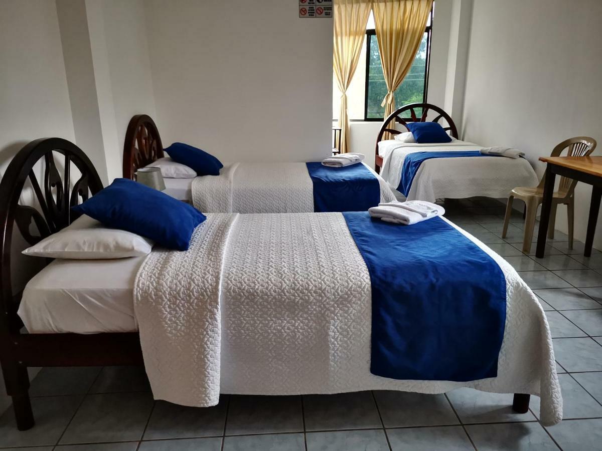 Hostal La Isla Del Descanso Puerto Villamil Buitenkant foto