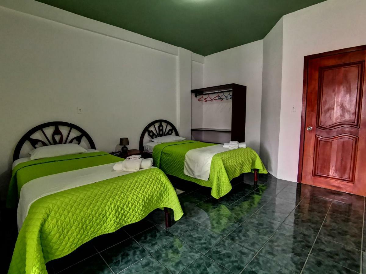 Hostal La Isla Del Descanso Puerto Villamil Buitenkant foto