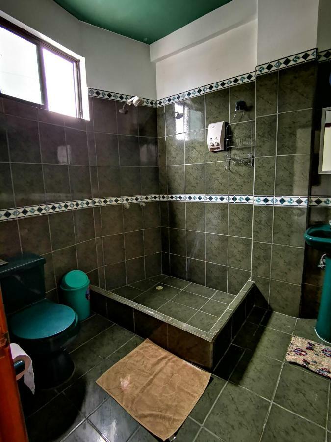 Hostal La Isla Del Descanso Puerto Villamil Buitenkant foto