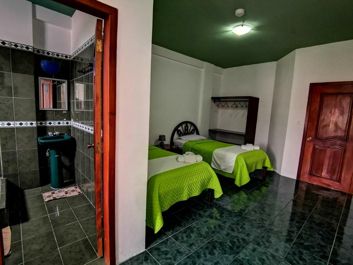 Hostal La Isla Del Descanso Puerto Villamil Buitenkant foto