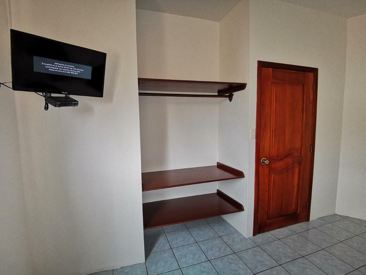 Hostal La Isla Del Descanso Puerto Villamil Buitenkant foto